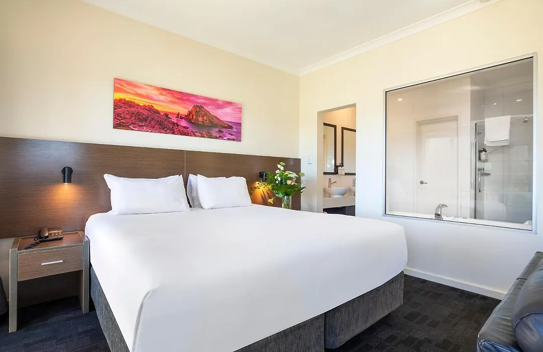 Country Comfort Perth-1